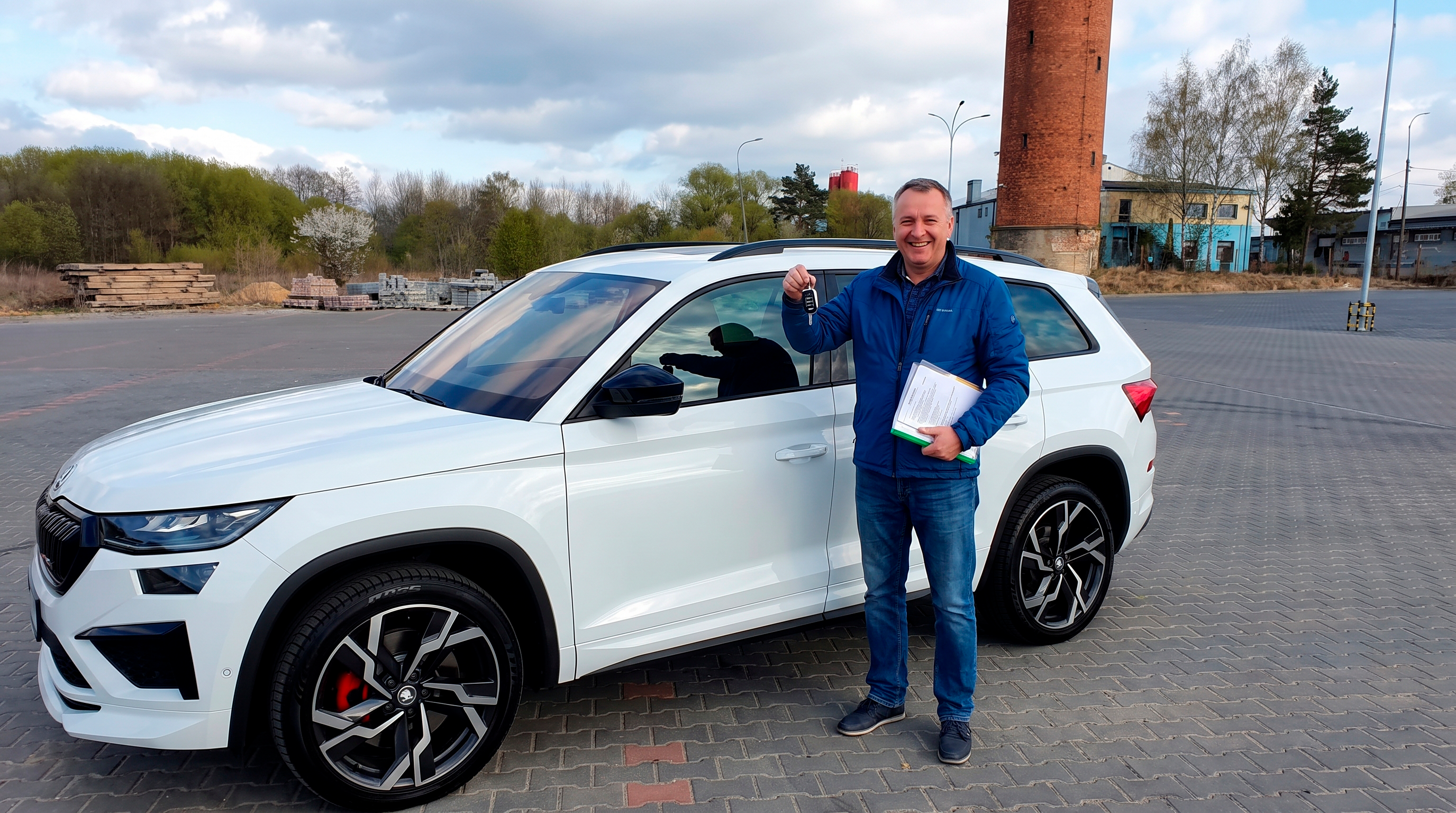 Клиент получает доставленный автомобиль